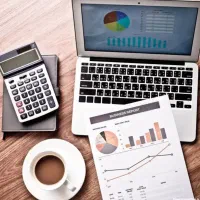 منشی حسابدار خانم