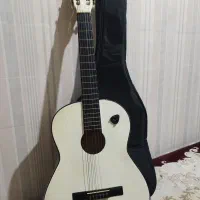 گیتار ۶ تار در حد نو