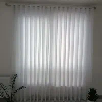پرده تازه نصب شده