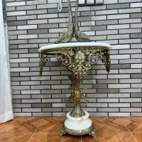 میز برنز بزرگ و سنگین