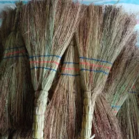 فروش جارو بصورت عمده سبز و قرمز موجود است