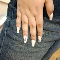 شرایط ویژه برای خدمات ناخن با قیمت باورنکردنی
