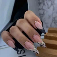 خدمات ناخن و پیرسینگ جشنواره آف بدلیل جابجایی