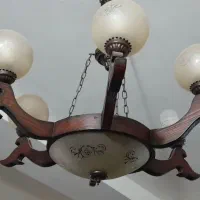 دو عدد لوستر|لوستر و چراغ آویز|بومهن, |دیوار
