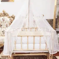 گهواره نئون دار چوبی