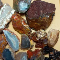 مجموعه متنوع سنگهای طبیعی|کلکسیون و سرگرمی|لاهیجان, امیرشهید|دیوار