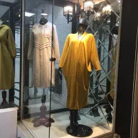 تجهیزات فروشگاه و لباس مانکن /رگال//لباس بانوان.