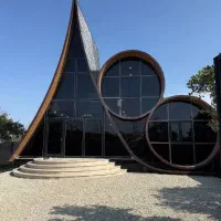 ویلا سوییسی استخر دار فول امکانات