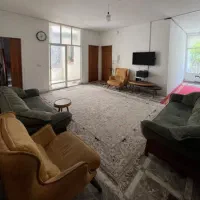 دو تخت در اتاق چهارنفره خوابگاه دخترانه|اجارهٔ کوتاه‌مدت آپارتمان و سوئیت|شیراز, زند|دیوار