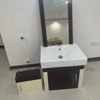 روشویی کابینتی با ایینه در حد