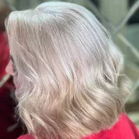 رنگ و لایت مو آف 50%|خدمات آرایشگری و زیبایی|رشت, استقامت ۱|دیوار