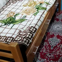 تخت چوبی یک و نیم نفره