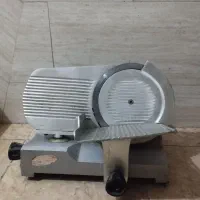 یک عدد کالباس بر فقط ۴۵۰۰