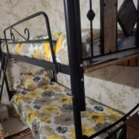 تخت دو طبقه فلزی با تشک پلاستیک شده|تخت و سرویس خواب|مشهد, الهیه|دیوار