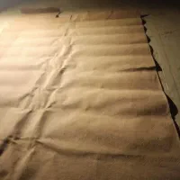 مقداری موکت دست دوم به فروش میرسد