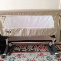 تخت کنار مادر زویه