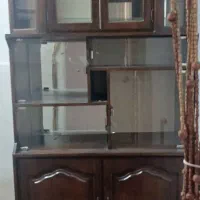 یک عدد ویترین چوبی