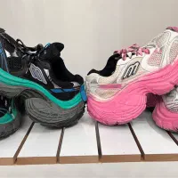 * دو عدد کفش بالنسیاگا10xlاصلی / Ballenciaga *