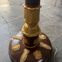 میز ایتالیایی و چراغ