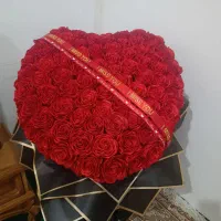 دسته گل و باکس روبانی