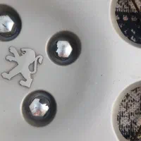 چراغ عقب ۲۰۶ اینه ۲۰۶ سمت راننده و۴ عددقالپاق|قطعات یدکی و لوازم جانبی|رشت, گیل|دیوار