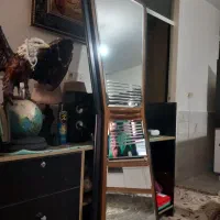 آئینه ایستاده با ظاهری متفاوت بدون کوچکترین خط وخش