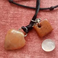 کهربا وعقیق قدیمی، درنجف اصلی، حکاکی|جواهرات|اردبیل, |دیوار