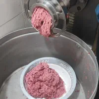 1نیرو کاری  آقا برای آماده سازی