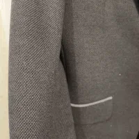 کت طوسی تیره|لباس|کرج, کوی کارمندان شمالی|دیوار