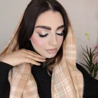 به مدل میکاپ نیازمندم
