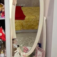 آینه ی قدی همراه دو کشو