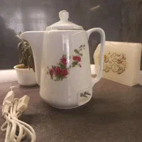 یک عدد قوری برقی نوستالژی گل قرمز نو