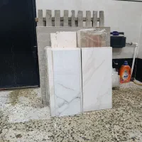 کاشی ۱۰متر ، موزاییک ۵متر و شکسته ها رایگان
