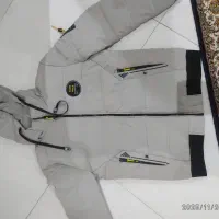 کاپشن|لباس|ری, فیروزآبادی|دیوار