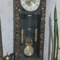 ساعت ایستاده و آینه کنسول