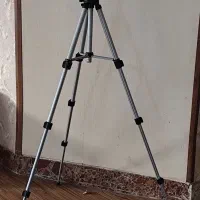 سه پایه دوربین