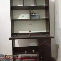 میز تحریر کتابخانه دار