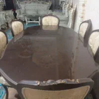 میز نهار خوری تمیز و مرتب