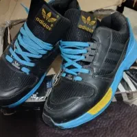 کتونی آدیداس zx اورجینال سایز 42