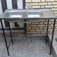 سینک سالم و با پایه فلزی