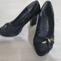 کفش زنانه پاشنه بلند در حد نو