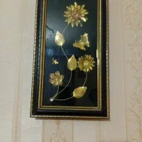 تابلو گل طلایی و سینی نگین دار