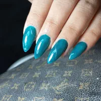 تخفیف ویژه یلدایی کاشت ناخن|خدمات آرایشگری و زیبایی|بروجرد, |دیوار