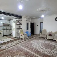 دوطبقه-و-پیلوت-در-مرکز-بازار