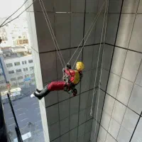پیچ رول پلاک و شستشو نما خدمات کار در ارتفاع