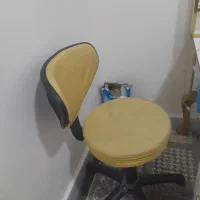 میز صندلی و استند جای وسایل