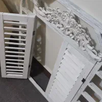 قاب پنجرهی چوب روس پتینه کاری|تابلو، نقاشی، عکس|شیراز, باغ تخت|دیوار