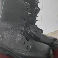 دو جفت پوتین سربازی