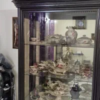 بوفه چوبی با طبقه شیشه ای