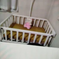 تخت بچه نو می باشد